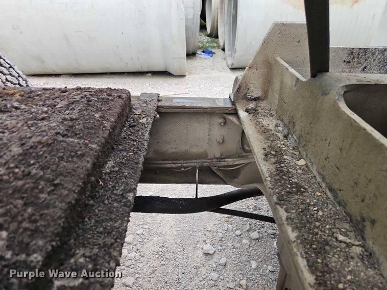 image for item EO7258 1997 International 4700 dump truck