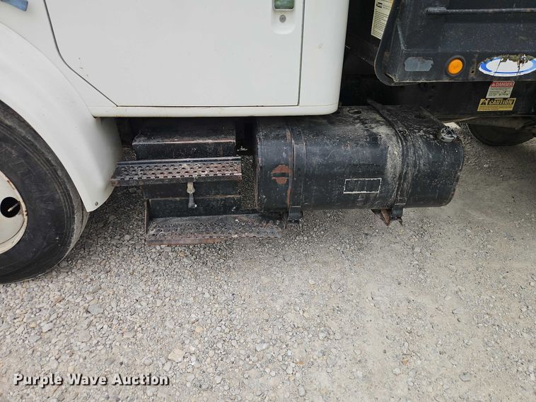 image for item EO7258 1997 International 4700 dump truck