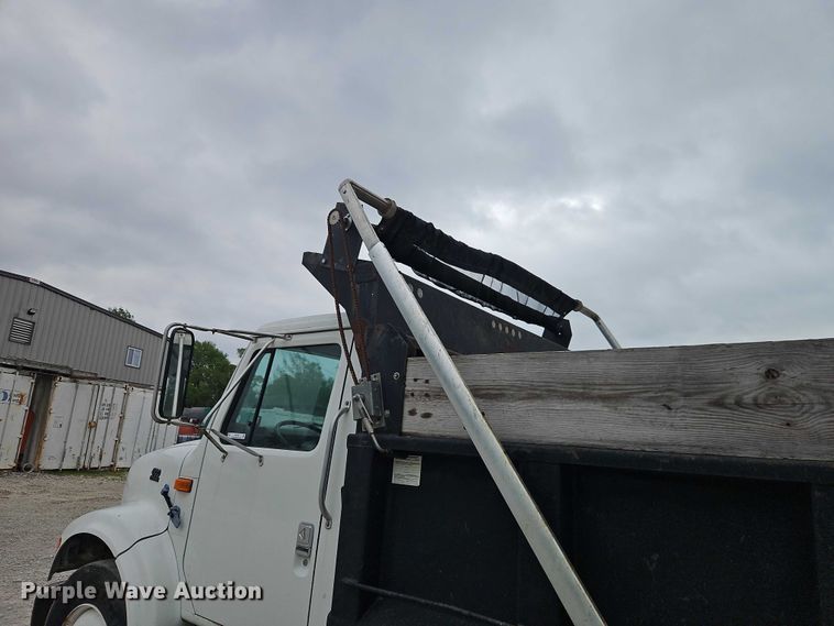 image for item EO7258 1997 International 4700 dump truck