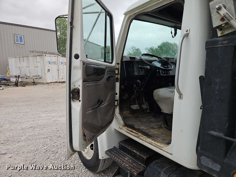 image for item EO7258 1997 International 4700 dump truck