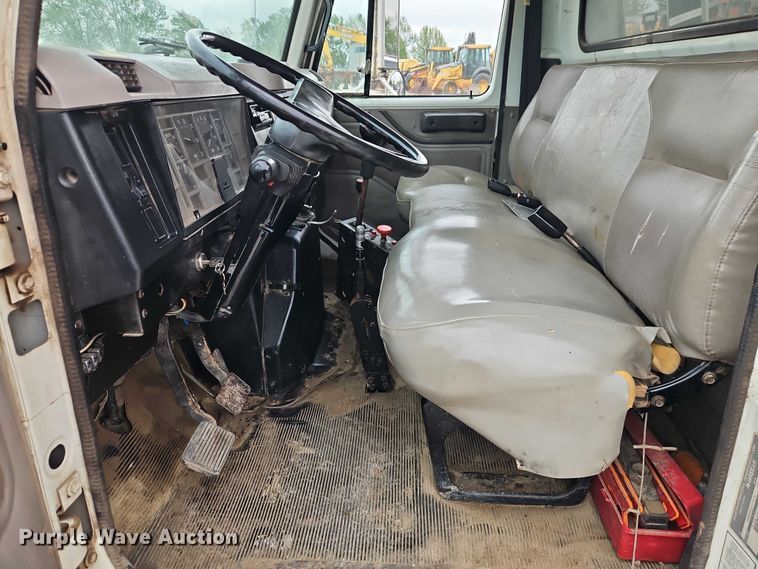 image for item EO7258 1997 International 4700 dump truck