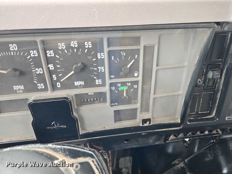 image for item EO7258 1997 International 4700 dump truck