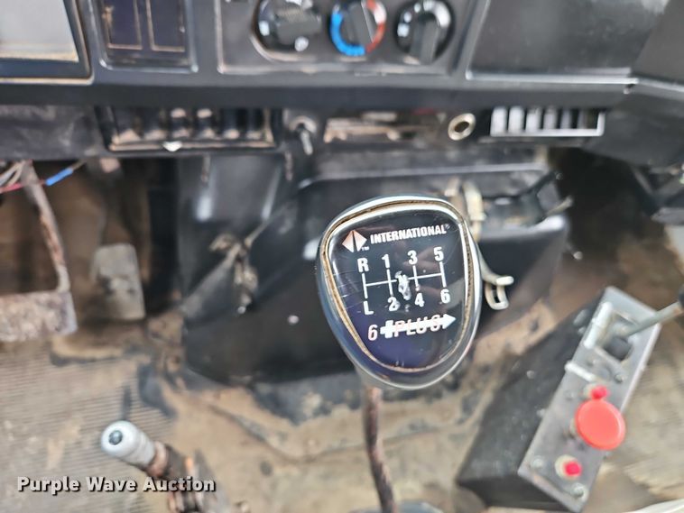 image for item EO7258 1997 International 4700 dump truck
