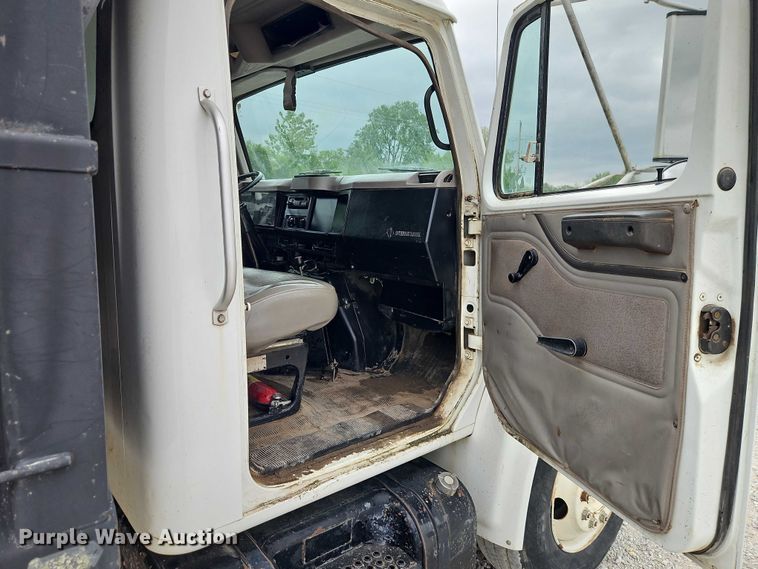 image for item EO7258 1997 International 4700 dump truck