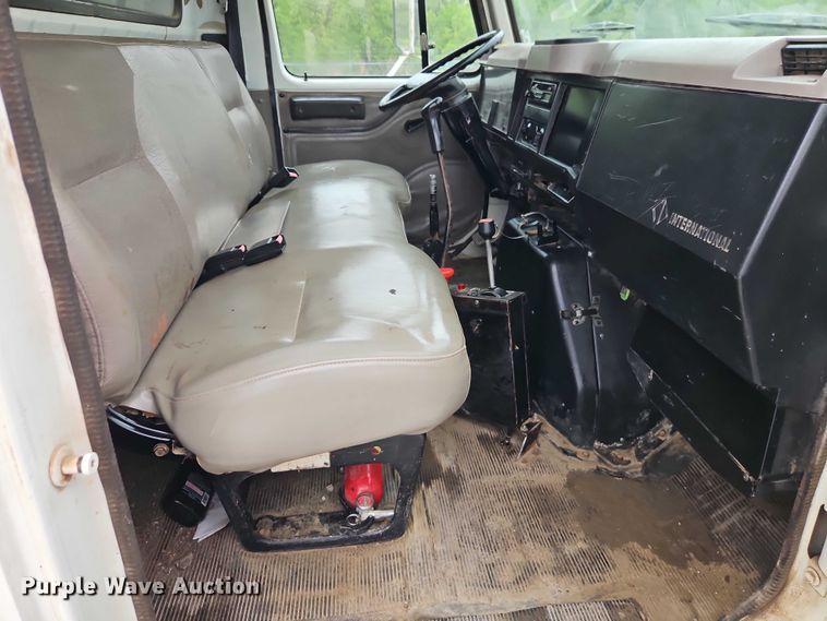 image for item EO7258 1997 International 4700 dump truck