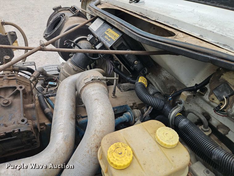 image for item EO7258 1997 International 4700 dump truck