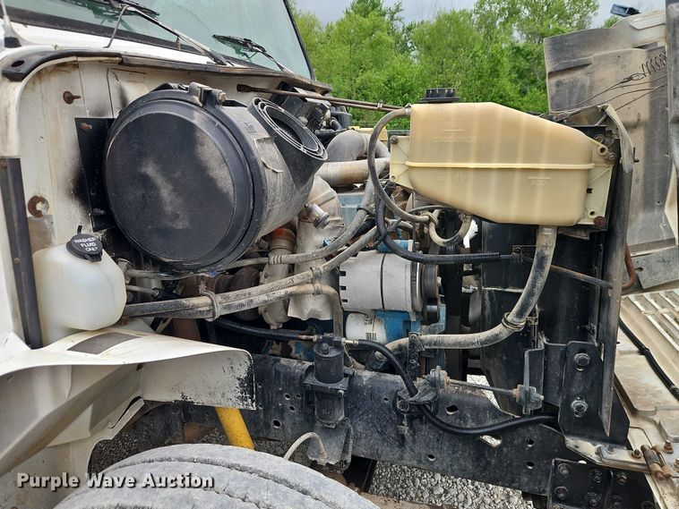 image for item EO7258 1997 International 4700 dump truck