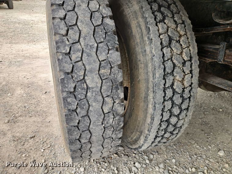 image for item EO7258 1997 International 4700 dump truck