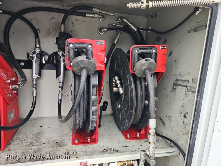 image for item EO7259 2012 Ford F550 Super Duty utility / service truck