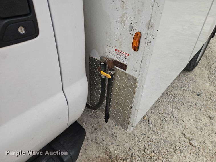 image for item EO7259 2012 Ford F550 Super Duty utility / service truck