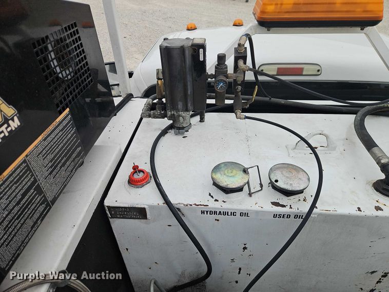 image for item EO7259 2012 Ford F550 Super Duty utility / service truck