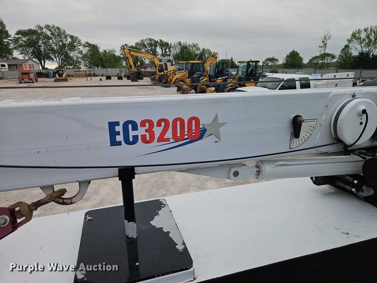 image for item EO7259 2012 Ford F550 Super Duty utility / service truck