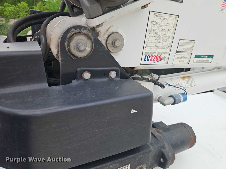 image for item EO7259 2012 Ford F550 Super Duty utility / service truck