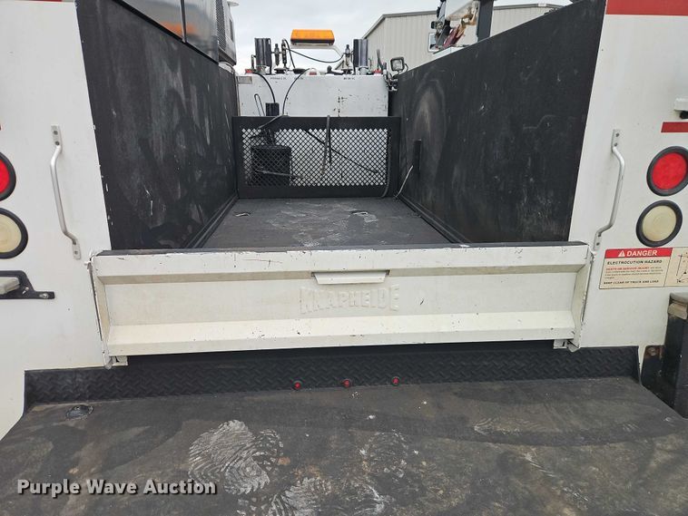 image for item EO7259 2012 Ford F550 Super Duty utility / service truck