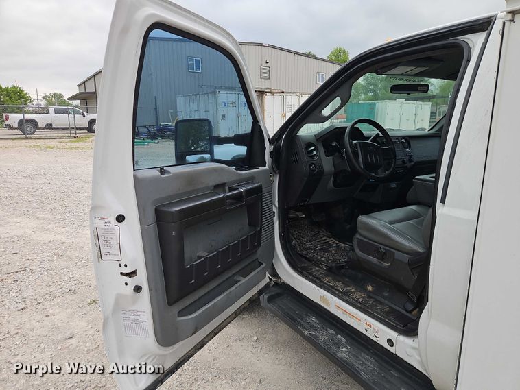 image for item EO7259 2012 Ford F550 Super Duty utility / service truck