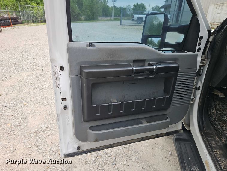 image for item EO7259 2012 Ford F550 Super Duty utility / service truck