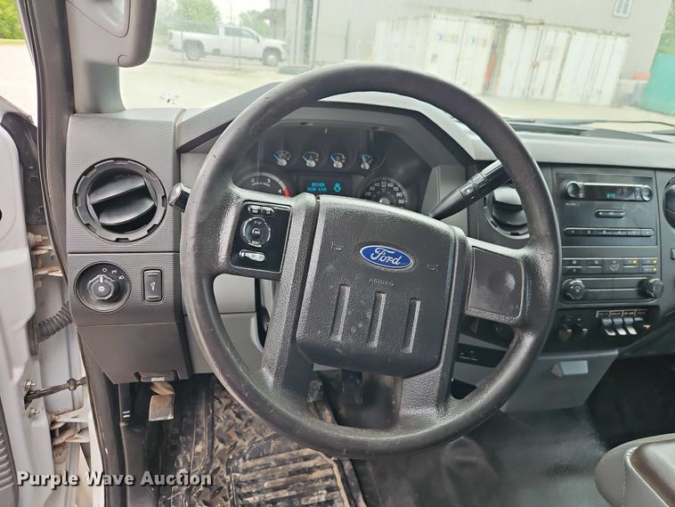 image for item EO7259 2012 Ford F550 Super Duty utility / service truck
