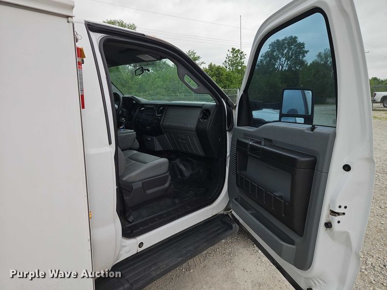 image for item EO7259 2012 Ford F550 Super Duty utility / service truck