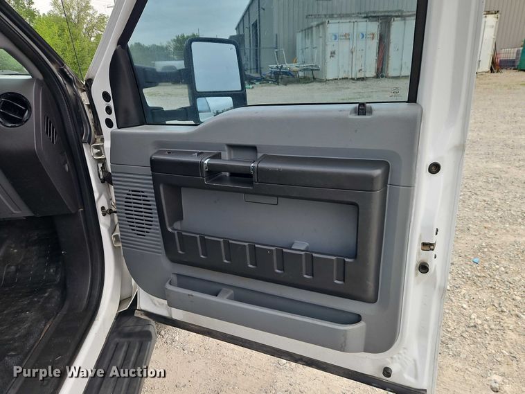 image for item EO7259 2012 Ford F550 Super Duty utility / service truck