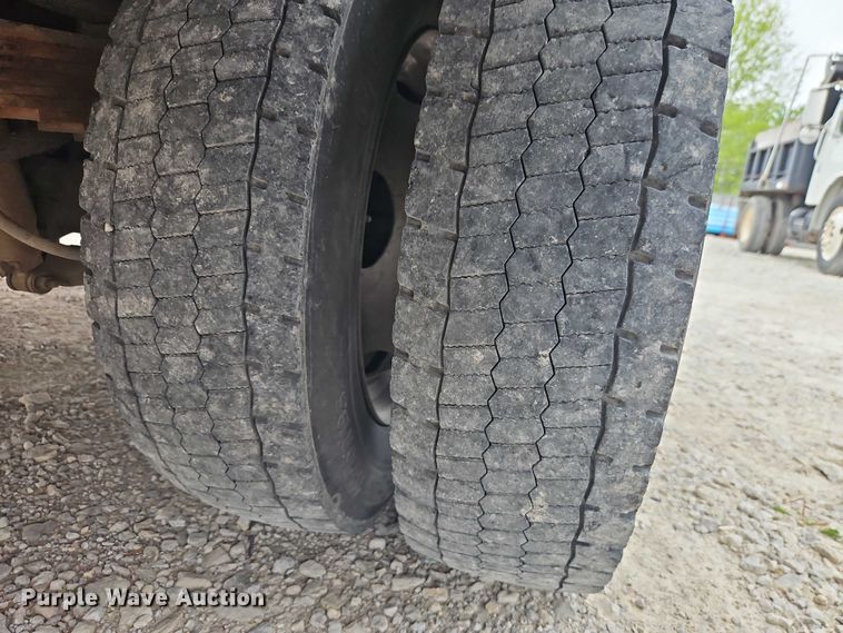 image for item EO7259 2012 Ford F550 Super Duty utility / service truck