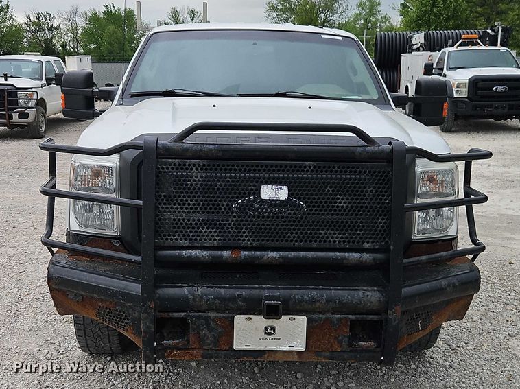 image for item EO7260 2014 Ford F250 Super Duty XL Crew Cab utility bed pickup truck