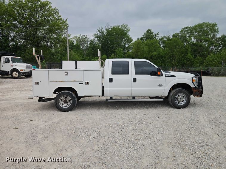 image for item EO7260 2014 Ford F250 Super Duty XL Crew Cab utility bed pickup truck
