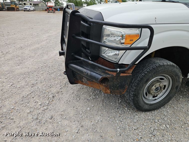 image for item EO7260 2014 Ford F250 Super Duty XL Crew Cab utility bed pickup truck