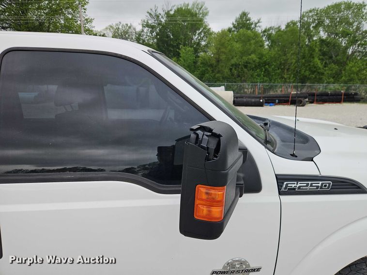 image for item EO7260 2014 Ford F250 Super Duty XL Crew Cab utility bed pickup truck