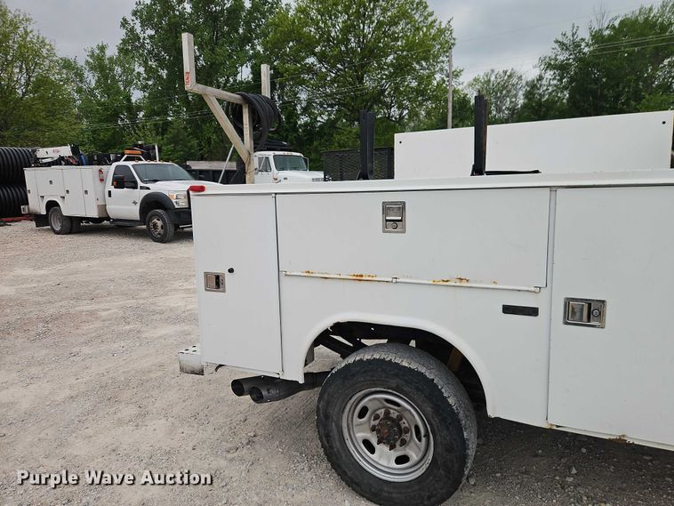 image for item EO7260 2014 Ford F250 Super Duty XL Crew Cab utility bed pickup truck
