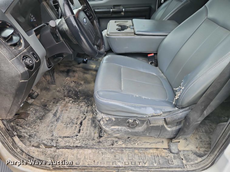 image for item EO7260 2014 Ford F250 Super Duty XL Crew Cab utility bed pickup truck