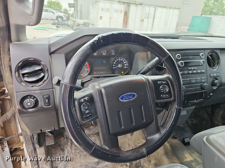 image for item EO7260 2014 Ford F250 Super Duty XL Crew Cab utility bed pickup truck