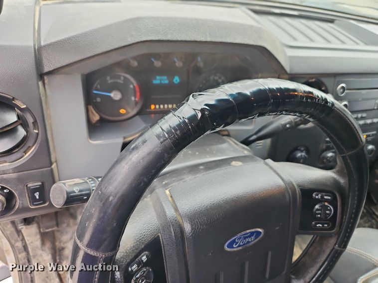 image for item EO7260 2014 Ford F250 Super Duty XL Crew Cab utility bed pickup truck