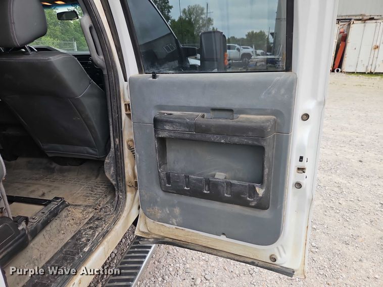 image for item EO7260 2014 Ford F250 Super Duty XL Crew Cab utility bed pickup truck