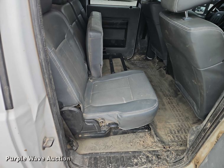 image for item EO7260 2014 Ford F250 Super Duty XL Crew Cab utility bed pickup truck