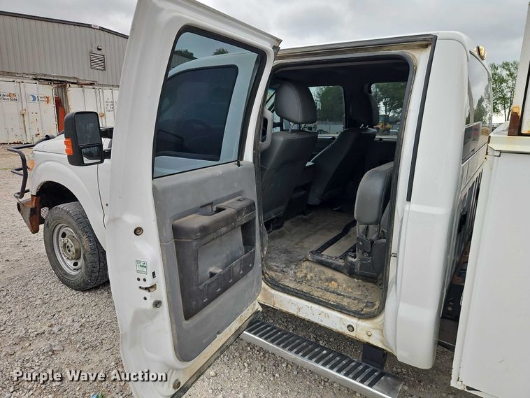 image for item EO7260 2014 Ford F250 Super Duty XL Crew Cab utility bed pickup truck