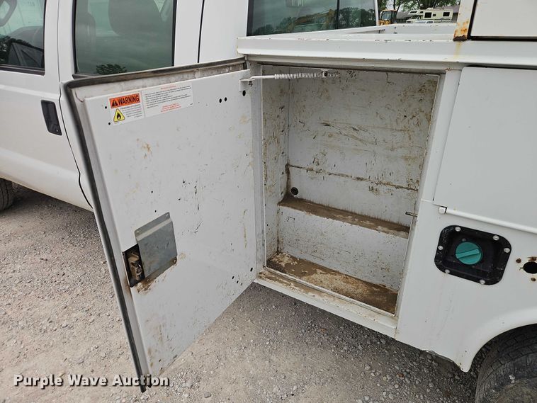 image for item EO7261 2012 Ford F250 Super Duty Crew Cab utility bed pickup truck