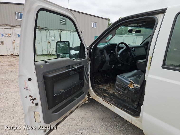 image for item EO7261 2012 Ford F250 Super Duty Crew Cab utility bed pickup truck