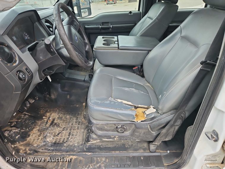 image for item EO7261 2012 Ford F250 Super Duty Crew Cab utility bed pickup truck
