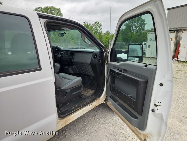 image for item EO7261 2012 Ford F250 Super Duty Crew Cab utility bed pickup truck