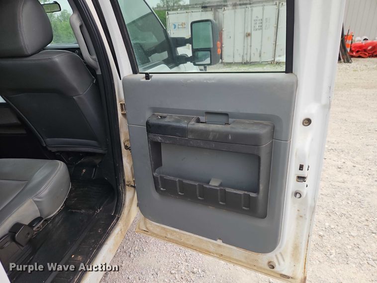 image for item EO7261 2012 Ford F250 Super Duty Crew Cab utility bed pickup truck