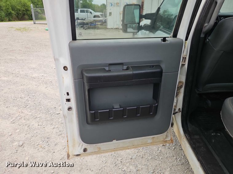 image for item EO7261 2012 Ford F250 Super Duty Crew Cab utility bed pickup truck