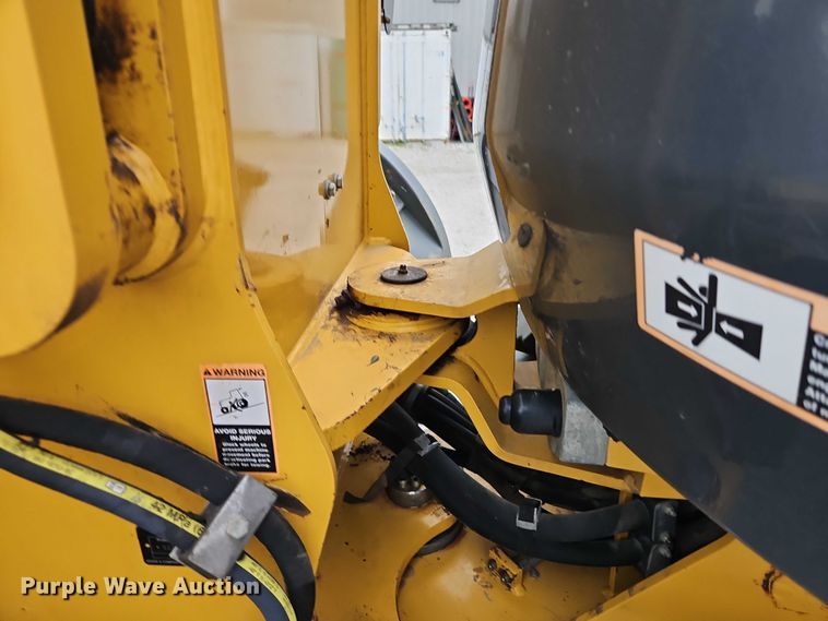 image for item EO7262 2015 John Deere 324K wheel loader