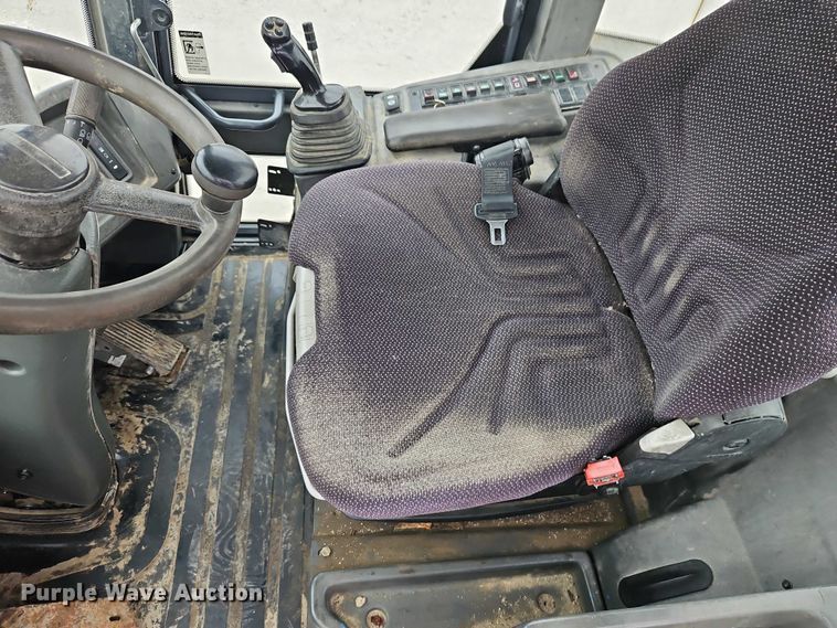 image for item EO7262 2015 John Deere 324K wheel loader