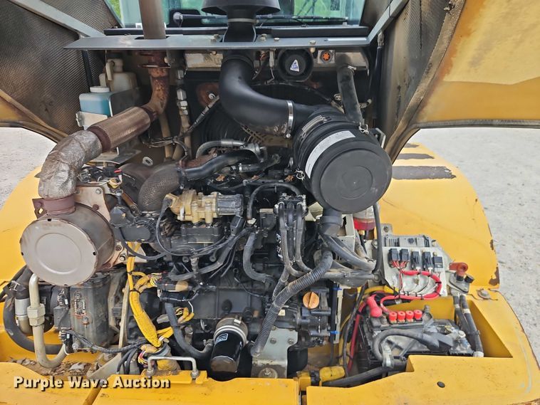 image for item EO7262 2015 John Deere 324K wheel loader