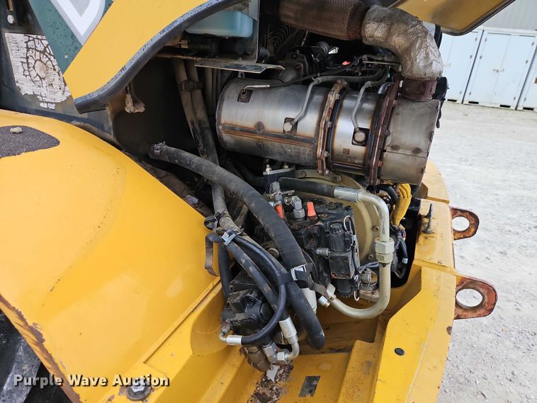 image for item EO7262 2015 John Deere 324K wheel loader