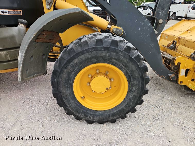 image for item EO7262 2015 John Deere 324K wheel loader