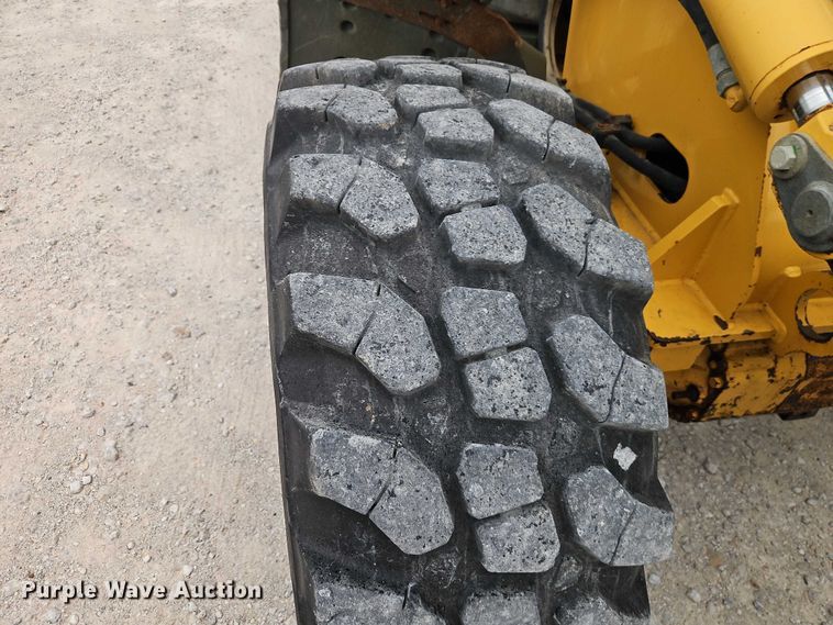 image for item EO7262 2015 John Deere 324K wheel loader