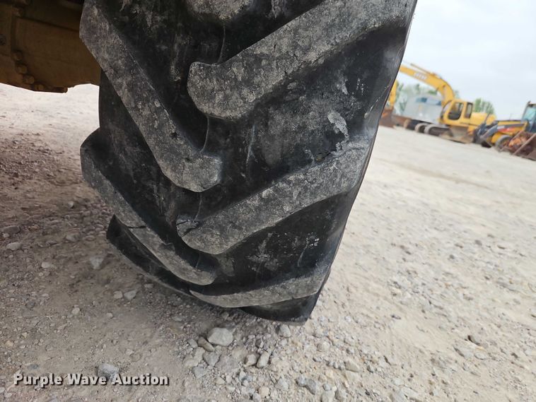 image for item EO7262 2015 John Deere 324K wheel loader