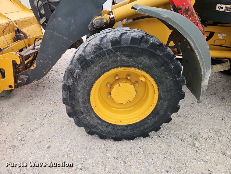 image for item EO7262 2015 John Deere 324K wheel loader