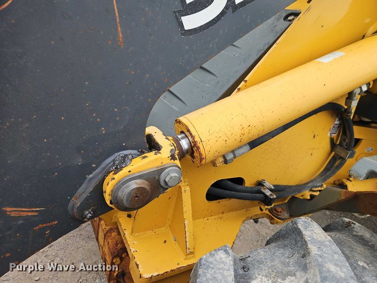 image for item EO7263 2016 John Deere 324K wheel loader